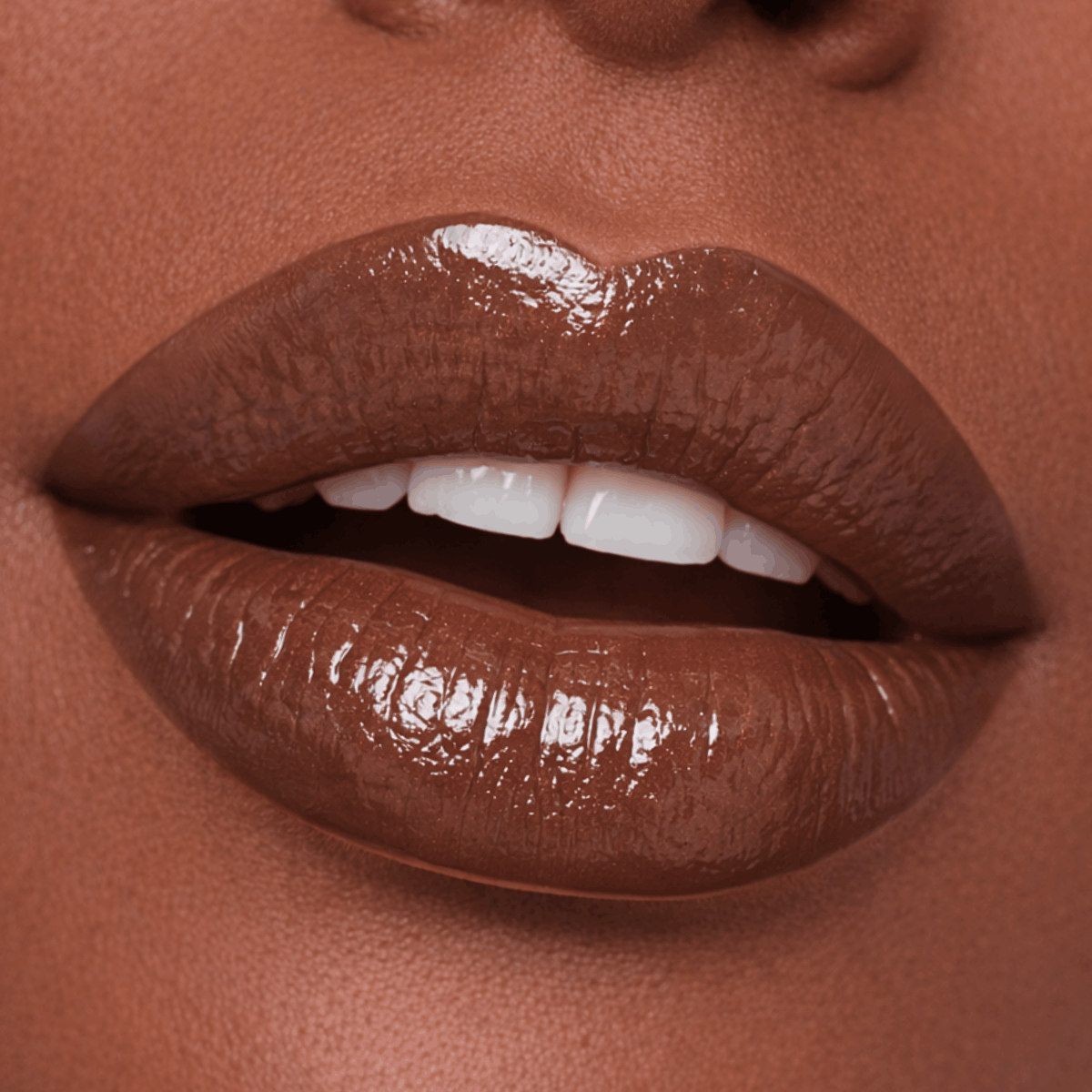 butter-gloss-brillant-hydratant-repulpant-vitamine-e-longue-tenue-12H-waterproof-my-lip-cream-by-monica