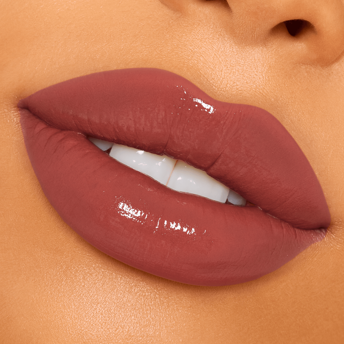 gloss-repulpant-brillant-non-collant-hydratant-longue-tenue-waterproof-plump-up-by-monica