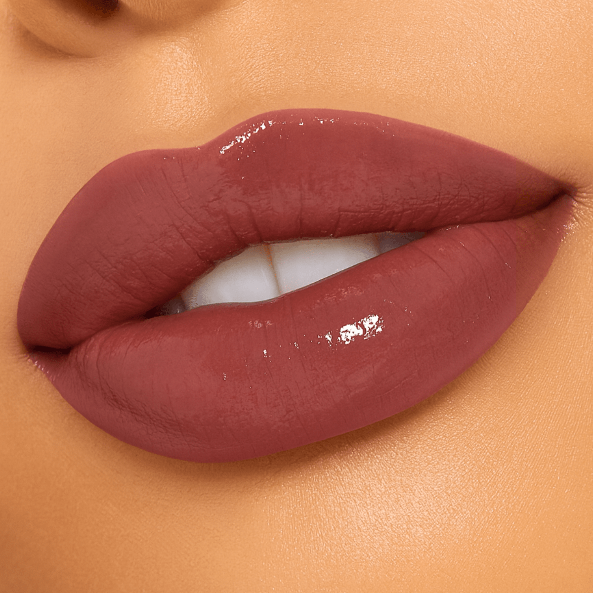 gloss-repulpant-brillant-non-collant-hydratant-longue-tenue-waterproof-plump-up-by-monica