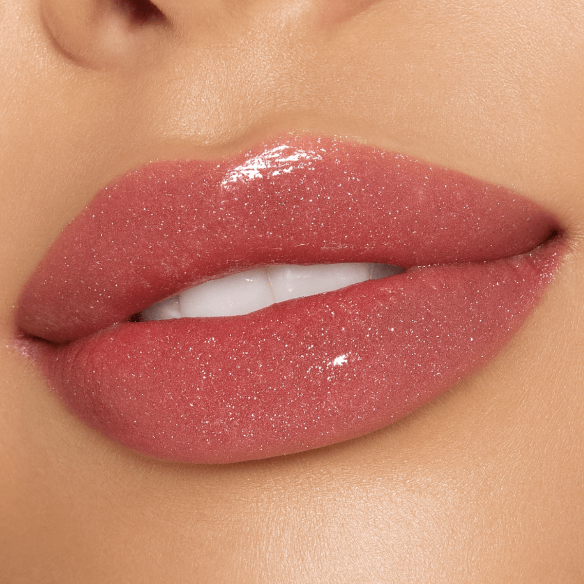 gloss-repulpant-brillant-non-collant-hydratant-longue-tenue-waterproof-plump-up-by-monica