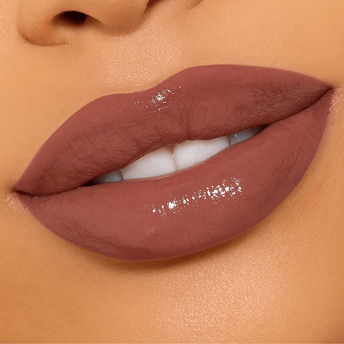 gloss-repulpant-brillant-non-collant-hydratant-longue-tenue-waterproof-plump-up-by-monica