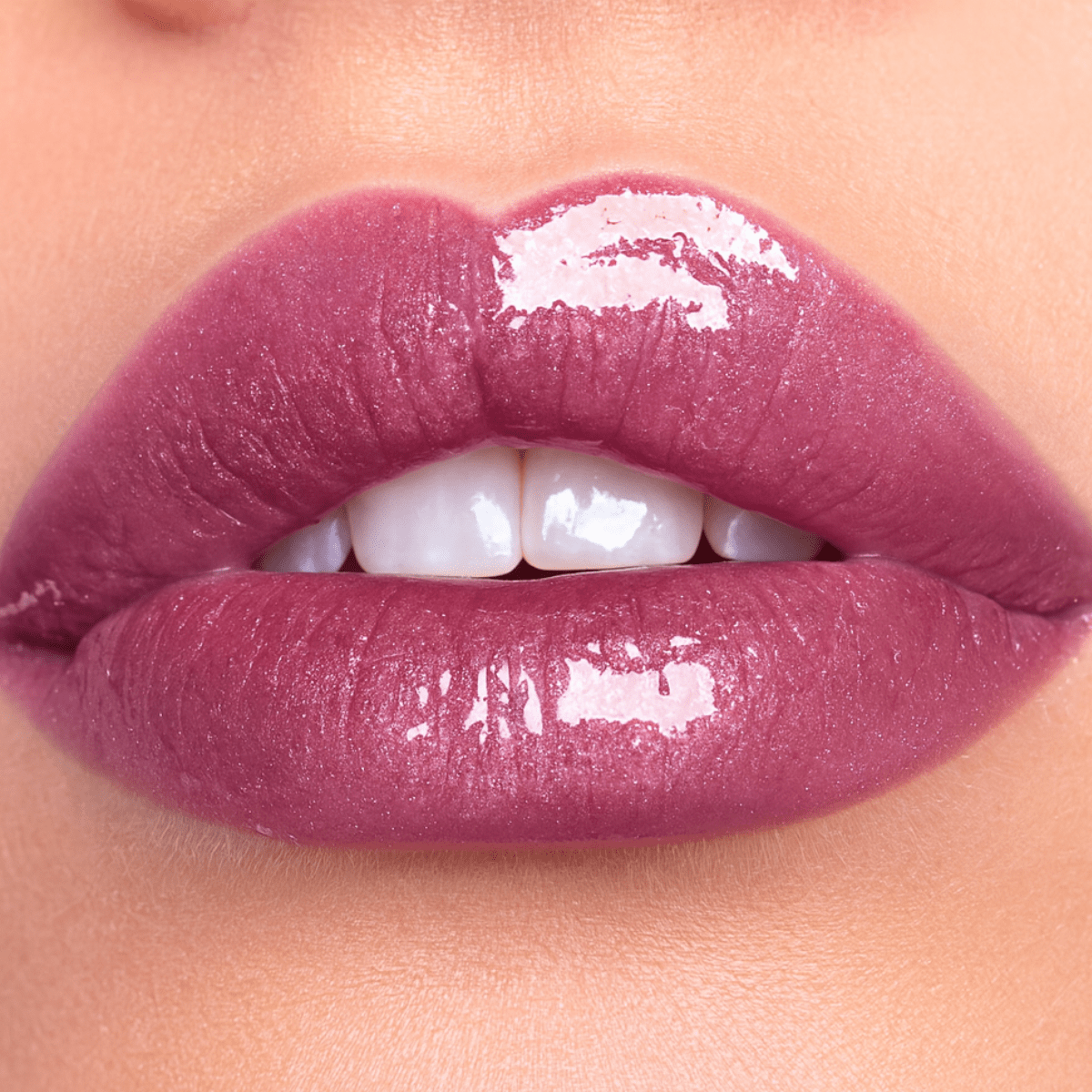 gloss-paillete-acide-hyaluronique-repulpant-hydratant-longue-tenue-waterproof-non-collant-hyaluronic-lift-by-monica