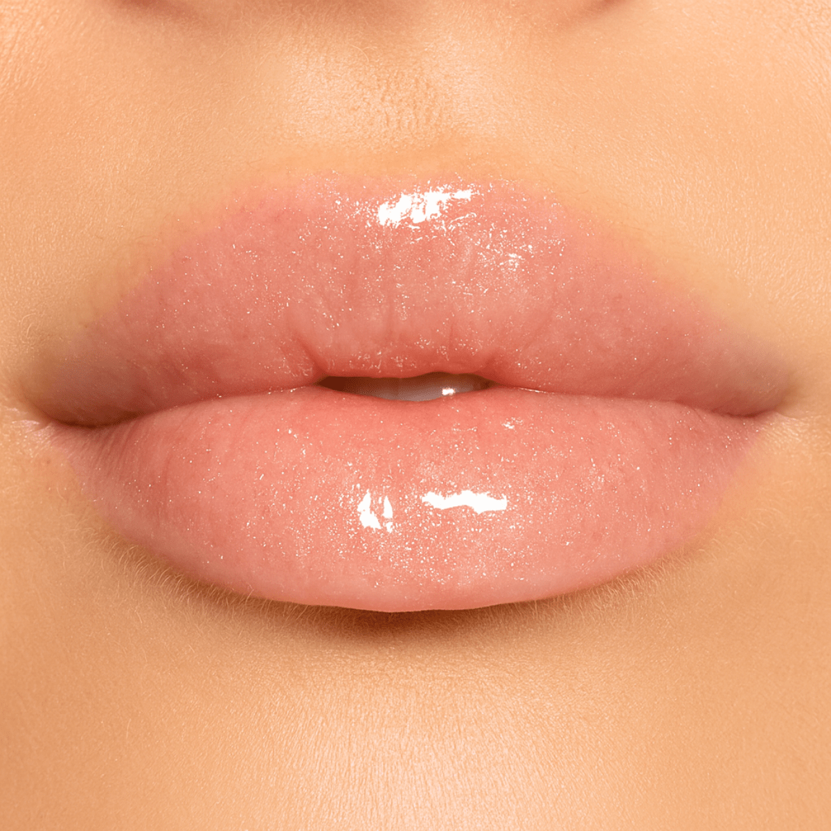 huile-a-levres-nourrissante-teinte-soin-hydratant-repulpant-juicy-lip-oil-by-monica