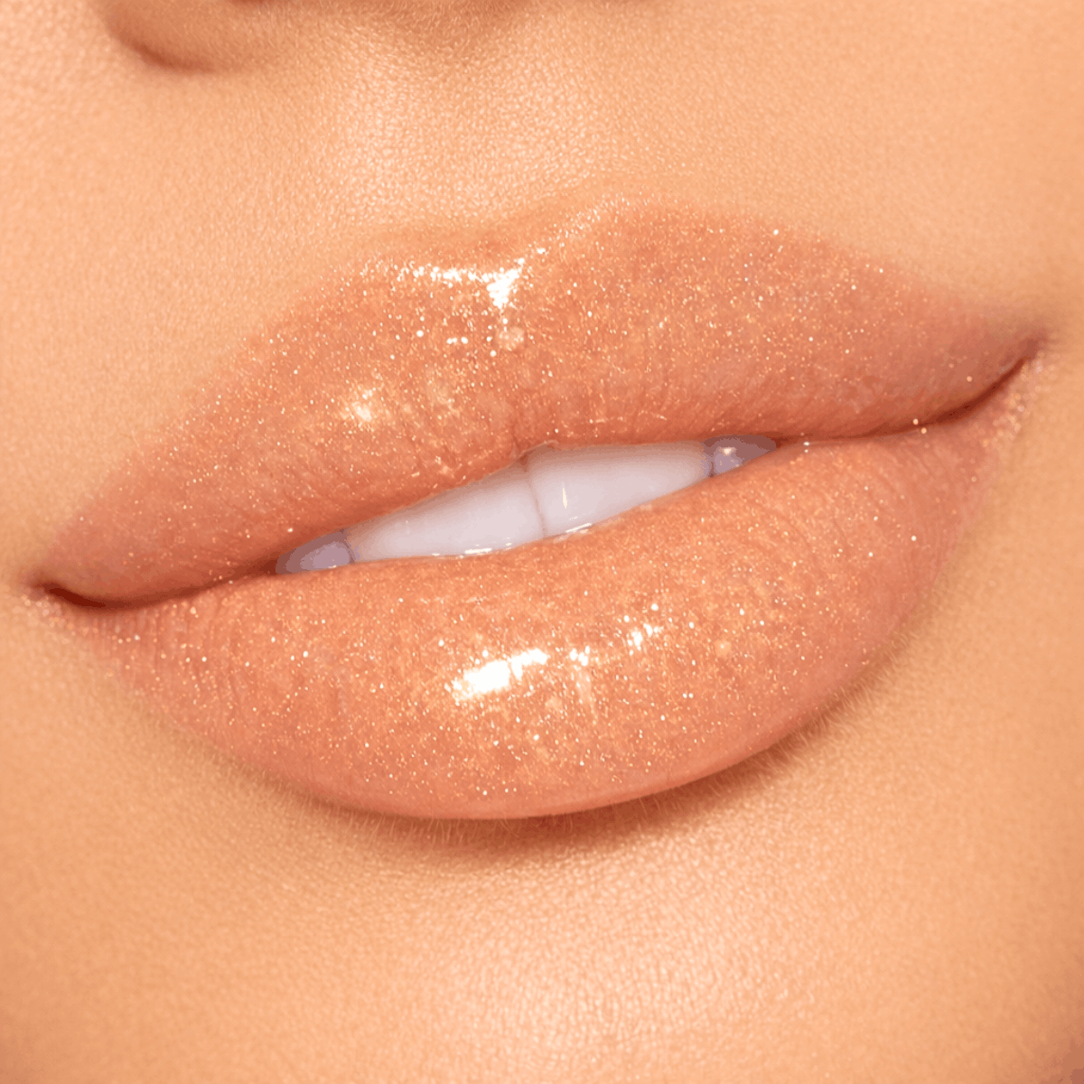 huile-a-levres-nourrissante-teinte-soin-hydratant-repulpant-juicy-lip-oil-by-monica
