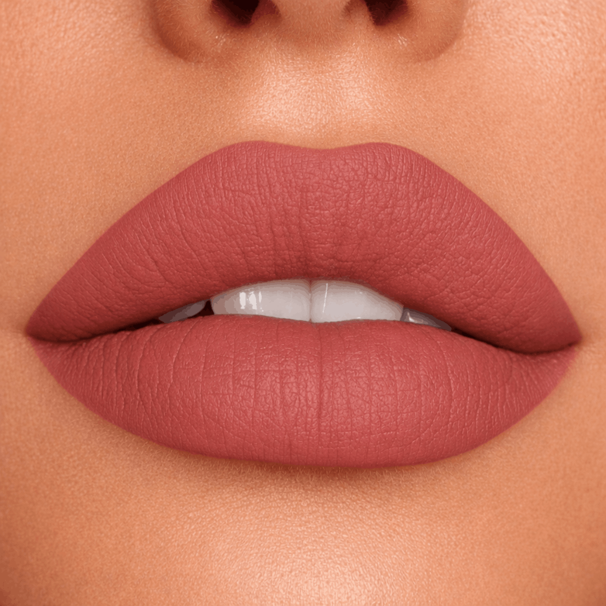 rouge-a-levres-mat-velours-poudre-cremeux-longue-tenue-waterproof-sans-transfert-silky-matte-24h-lips-by-monica