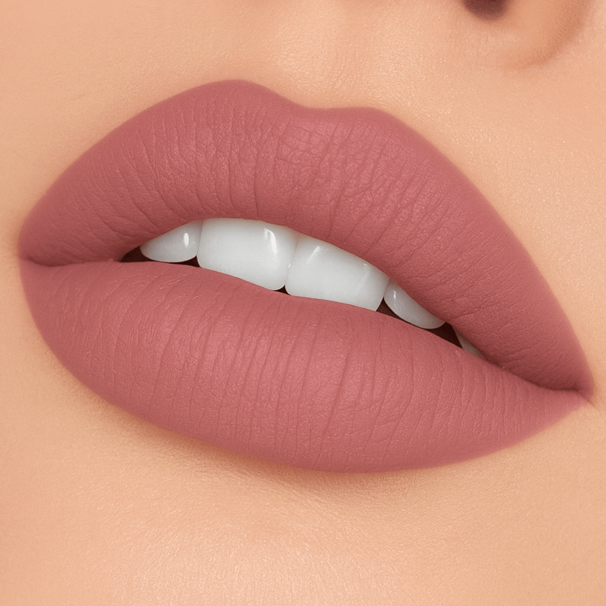 rouge-a-levres-mat-velours-poudre-cremeux-longue-tenue-waterproof-sans-transfert-smooth-and-creamy-24H-lips-by-monica